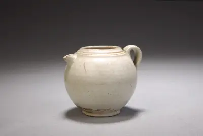 定窑白釉执壶