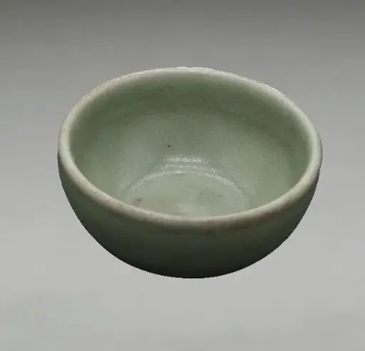 [00215] 龙泉窑卧足青瓷碗